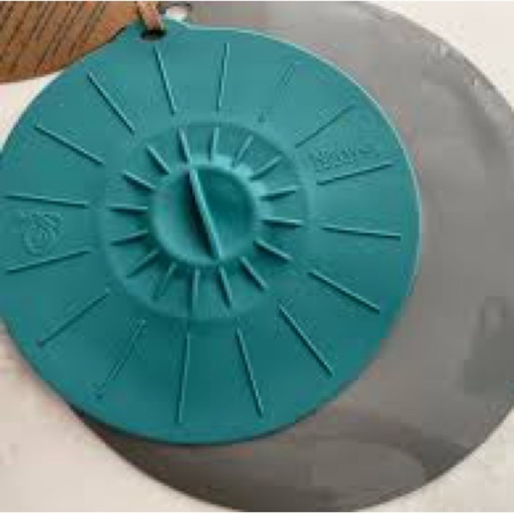 Norwex Round Silicone Lids. Set of 2. Reusable, oven, fridge, microwave safe - Picture 4 of 5